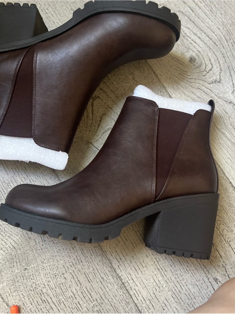 Women’s Brown Chelsea Block Heel Boots soda sz 8 no box